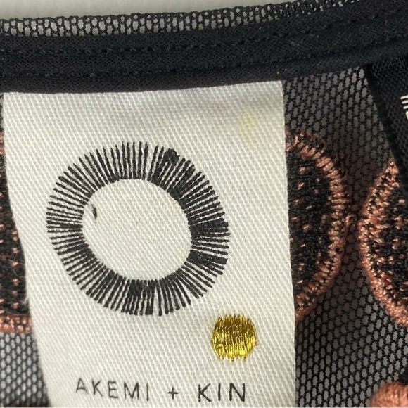 Anthropologie Akemi + Kin Kalila Sheer Pleated Embroidered Pattered Tank Size XS - Picture 4 of 12